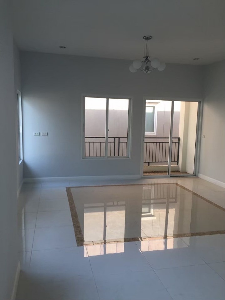 For SaleTownhomeLadprao101, Happy Land, The Mall Bang Kapi : S-LAD01  Townhome for sale, Ladprao 110, size 50 sqw, 3-storey, east, usable area 200 sqm, 6 bed 5 bath, 12 million. 064-959-8900