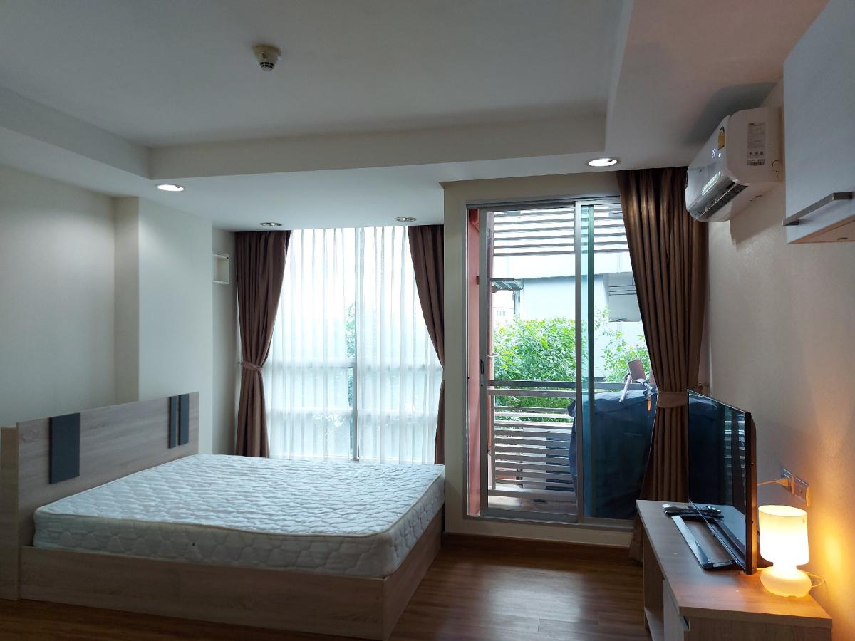 For SaleCondoRatchadapisek, Huaikwang, Suttisan : For sale with tenant, The Chris 4, Ratchada 17, beautiful studio room, fully furnished, warm