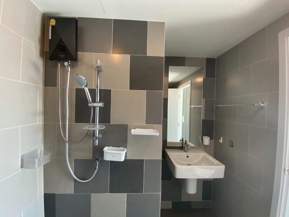 For RentCondoBang kae, Phetkasem : For rent Chewathai Phetkasem 27 (Chewathai Phetkasem 27), opposite Siam University, near MRT/BTS Bang Wa, ready to move in, fully furnished.