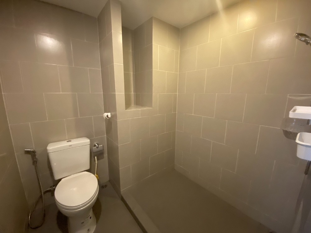 For RentCondoBang kae, Phetkasem : For rent Chewathai Phetkasem 27 (Chewathai Phetkasem 27), opposite Siam University, near MRT/BTS Bang Wa, ready to move in, fully furnished.