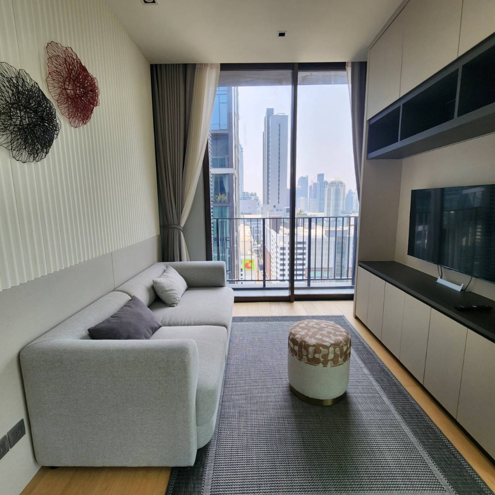 ให้เช่าคอนโดวิทยุ ชิดลม หลังสวน : ให้เช่า 1 ห้องนอน ห้องมุม ชั้นสูง วิวสวน