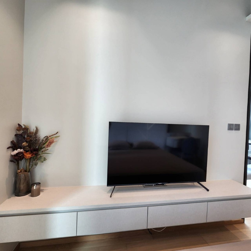 For RentCondoWitthayu, Chidlom, Langsuan, Ploenchit : For rent, 1 bedroom, corner room, high floor, garden view.