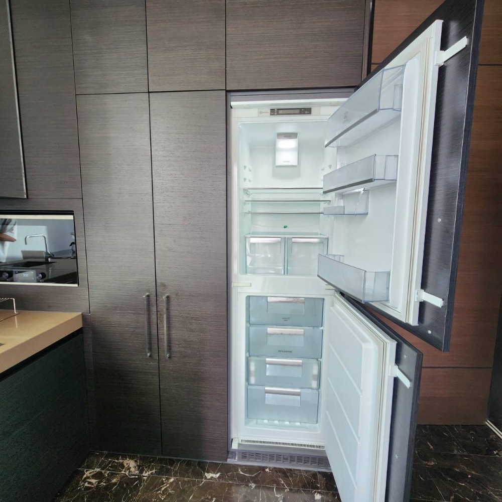 For RentCondoWitthayu, Chidlom, Langsuan, Ploenchit : For rent, 1 bedroom, corner room, high floor, garden view.