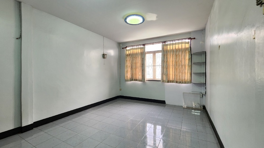 For SaleShop HouseRama3 (Riverside),Satupadit : Commercial building for sale, 3 floors, 2 units.