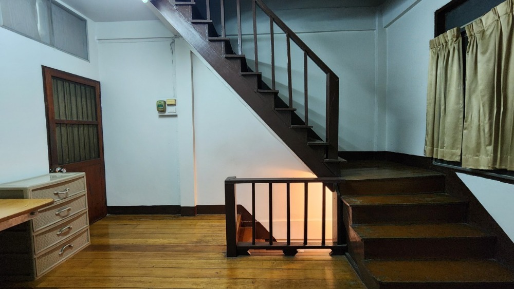 For SaleShop HouseRama3 (Riverside),Satupadit : Commercial building for sale, 3 floors, 2 units.