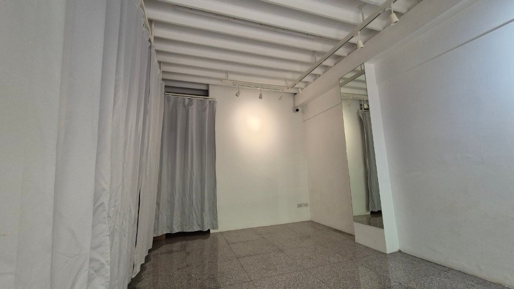 For SaleShop HouseRama3 (Riverside),Satupadit : Commercial building for sale, 3 floors, 2 units.