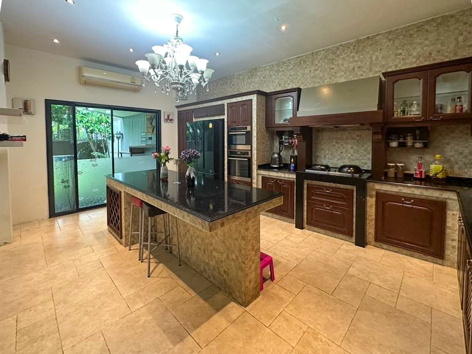 ขายบ้านพัฒนาการ ศรีนครินทร์ : มัณฑนา พระราม 9 - ศรีนครินทร์ / 4 ห้องนอน (ขายพร้อมผู้เช่า), Manthana Rama 9 - Srinakarin / Detached House 4 Bedrooms (SALE WITH TENANT) BZD081