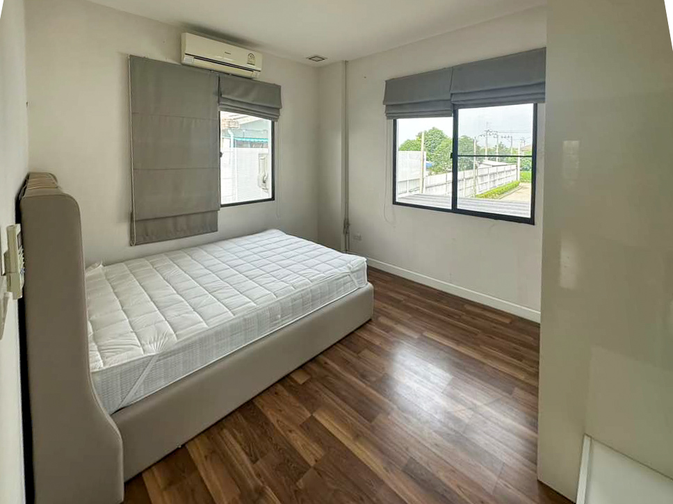 ขายบ้านพัฒนาการ ศรีนครินทร์ : มัณฑนา พระราม 9 - ศรีนครินทร์ / 4 ห้องนอน (ขายพร้อมผู้เช่า), Manthana Rama 9 - Srinakarin / Detached House 4 Bedrooms (SALE WITH TENANT) BZD081