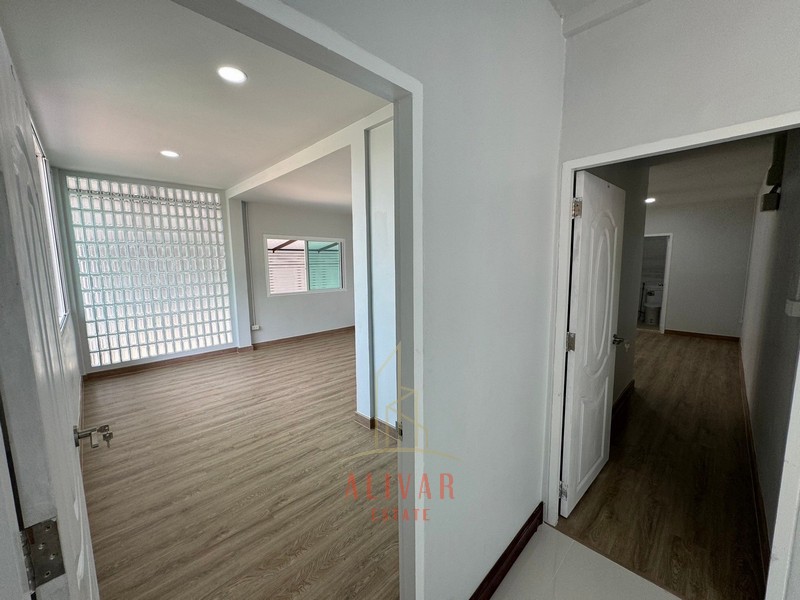 ให้เช่าโฮมออฟฟิศนวมินทร์ รามอินทรา : RB040224 ขาย/ให้เช่า บ้าน Townhome หมู่บ้านฉัตรเกล้าวิลล่า ซ.นวมินทร์ 153 สามารถทำเป็นออฟฟิศหรืออยู่อาศัยได้