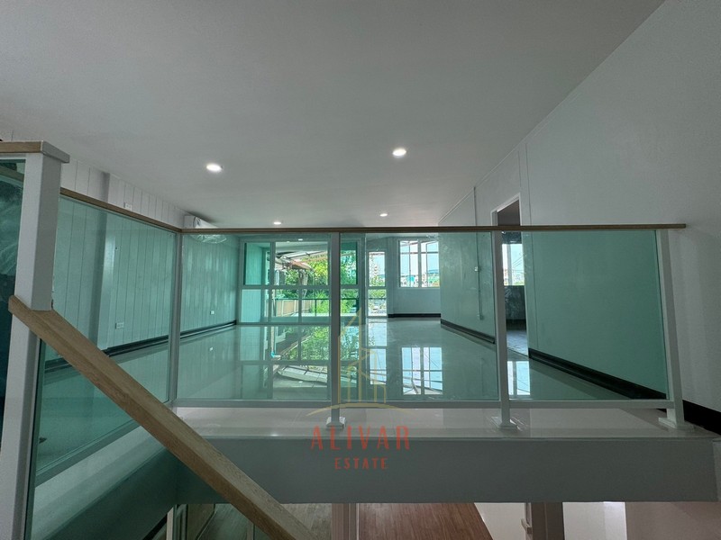 ให้เช่าโฮมออฟฟิศนวมินทร์ รามอินทรา : RB040224 ขาย/ให้เช่า บ้าน Townhome หมู่บ้านฉัตรเกล้าวิลล่า ซ.นวมินทร์ 153 สามารถทำเป็นออฟฟิศหรืออยู่อาศัยได้