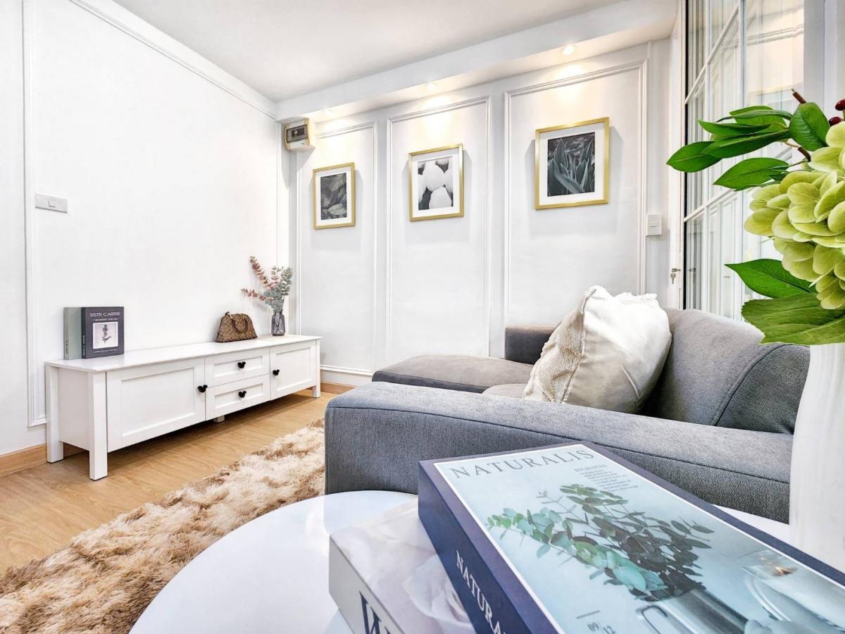 ขายคอนโดรัชดา ห้วยขวาง : 📍📍คอนโดพร้อมอยู่ ✨️จัดเต็มด้วยเฟอร์นิเจอร์และเครื่องใช้ไฟฟ้า✨️ทำเลรัชดา ใกล้ถนนใหญ่ ใกล้รถไฟฟ้า ใกล้ทางด่วน