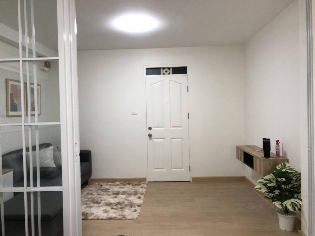 ขายคอนโดรัชดา ห้วยขวาง : 📍📍คอนโดพร้อมอยู่ ✨️จัดเต็มด้วยเฟอร์นิเจอร์และเครื่องใช้ไฟฟ้า✨️ทำเลรัชดา ใกล้ถนนใหญ่ ใกล้รถไฟฟ้า ใกล้ทางด่วน