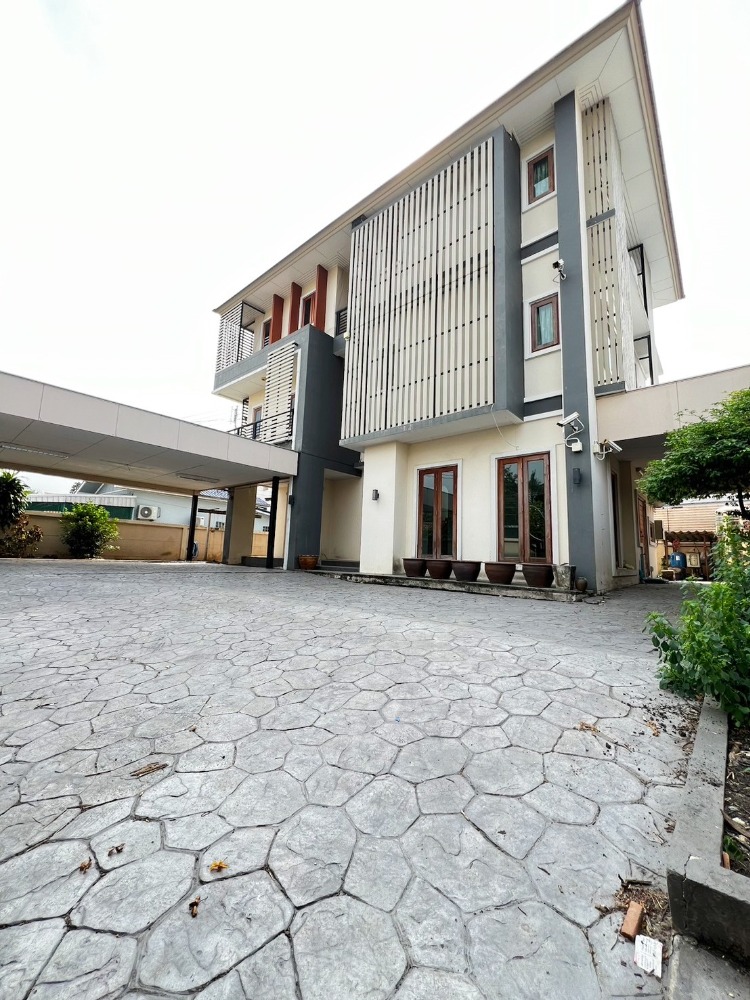 ขายบ้านพระราม 2 บางขุนเทียน : ขาย บ้านเดี่ยว 3 ชั้น 92 ตรว. หลังมุม ซอยบางกระดี่ 1 บางขุนเทียน 5 นอน 5 น้ำ บ้านสวย พื้นที่เยอะ สภาพเยี่ยม