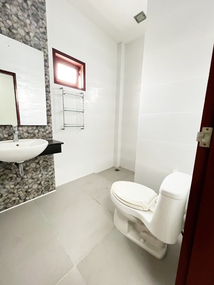 ขายบ้านพระราม 2 บางขุนเทียน : ขาย บ้านเดี่ยว 3 ชั้น 92 ตรว. หลังมุม ซอยบางกระดี่ 1 บางขุนเทียน 5 นอน 5 น้ำ บ้านสวย พื้นที่เยอะ สภาพเยี่ยม