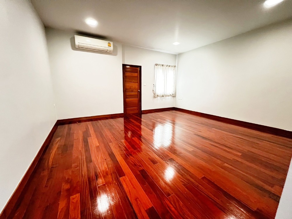 ขายบ้านพระราม 2 บางขุนเทียน : ขาย บ้านเดี่ยว 3 ชั้น 92 ตรว. หลังมุม ซอยบางกระดี่ 1 บางขุนเทียน 5 นอน 5 น้ำ บ้านสวย พื้นที่เยอะ สภาพเยี่ยม