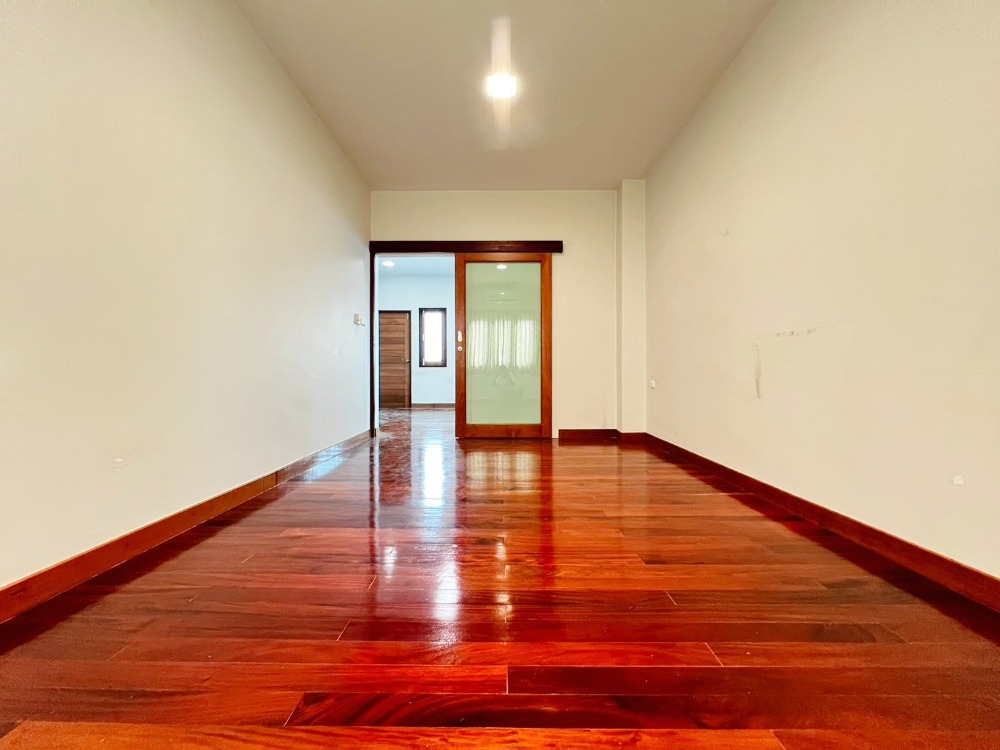 ขายบ้านพระราม 2 บางขุนเทียน : ขาย บ้านเดี่ยว 3 ชั้น 92 ตรว. หลังมุม ซอยบางกระดี่ 1 บางขุนเทียน 5 นอน 5 น้ำ บ้านสวย พื้นที่เยอะ สภาพเยี่ยม