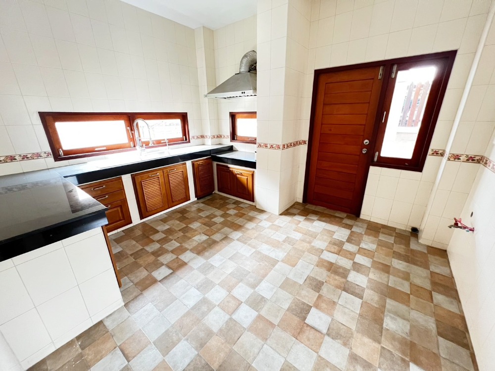 ขายบ้านพระราม 2 บางขุนเทียน : ขาย บ้านเดี่ยว 3 ชั้น 92 ตรว. หลังมุม ซอยบางกระดี่ 1 บางขุนเทียน 5 นอน 5 น้ำ บ้านสวย พื้นที่เยอะ สภาพเยี่ยม