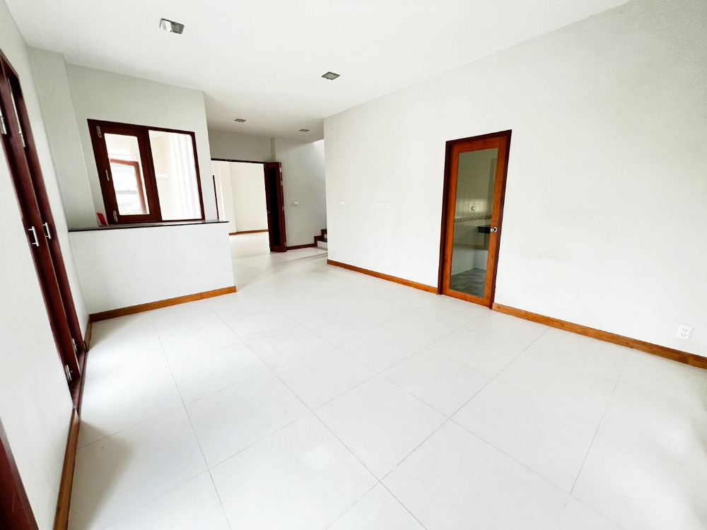 ขายบ้านพระราม 2 บางขุนเทียน : ขาย บ้านเดี่ยว 3 ชั้น 92 ตรว. หลังมุม ซอยบางกระดี่ 1 บางขุนเทียน 5 นอน 5 น้ำ บ้านสวย พื้นที่เยอะ สภาพเยี่ยม