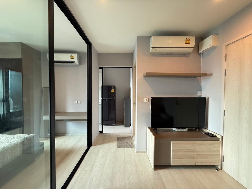 For RentCondoRama9, Petchburi, RCA : For rent: Life Asoke Line @glorious1 (with @) For more information, add Line.