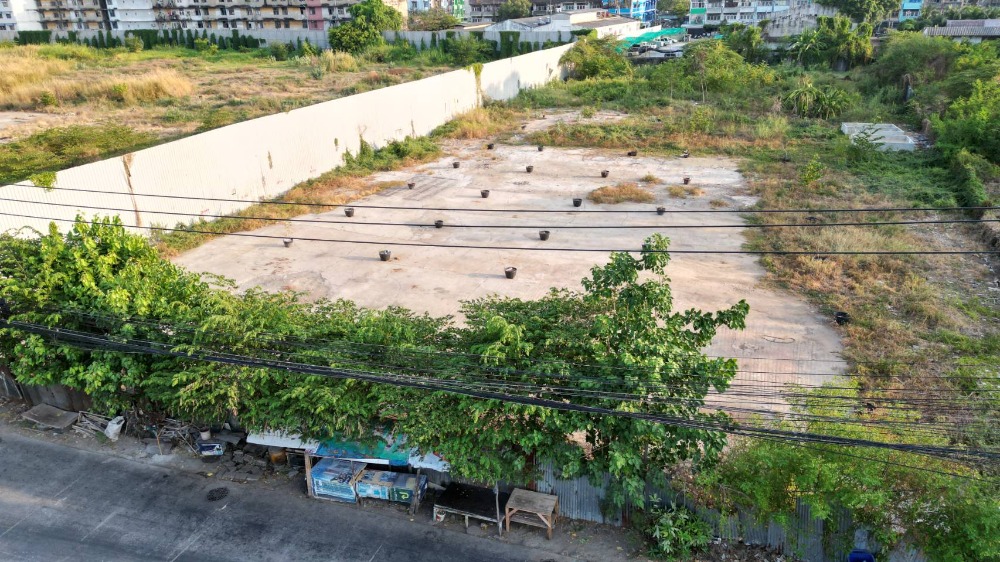 For SaleLandSamut Prakan,Samrong : Land for sale, 3 rai 41.9 square wah, Soi Sukhumvit 76, Samrong Nuea, Mueang, Samut Prakan.