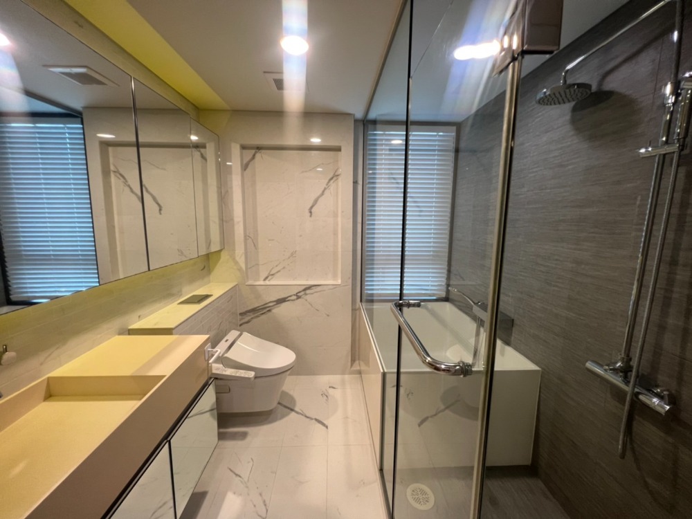 ขายคอนโดสุขุมวิท อโศก ทองหล่อ : Siamese Sukhumvit31 2bed1baht 13.9 MB Call : 0635925888