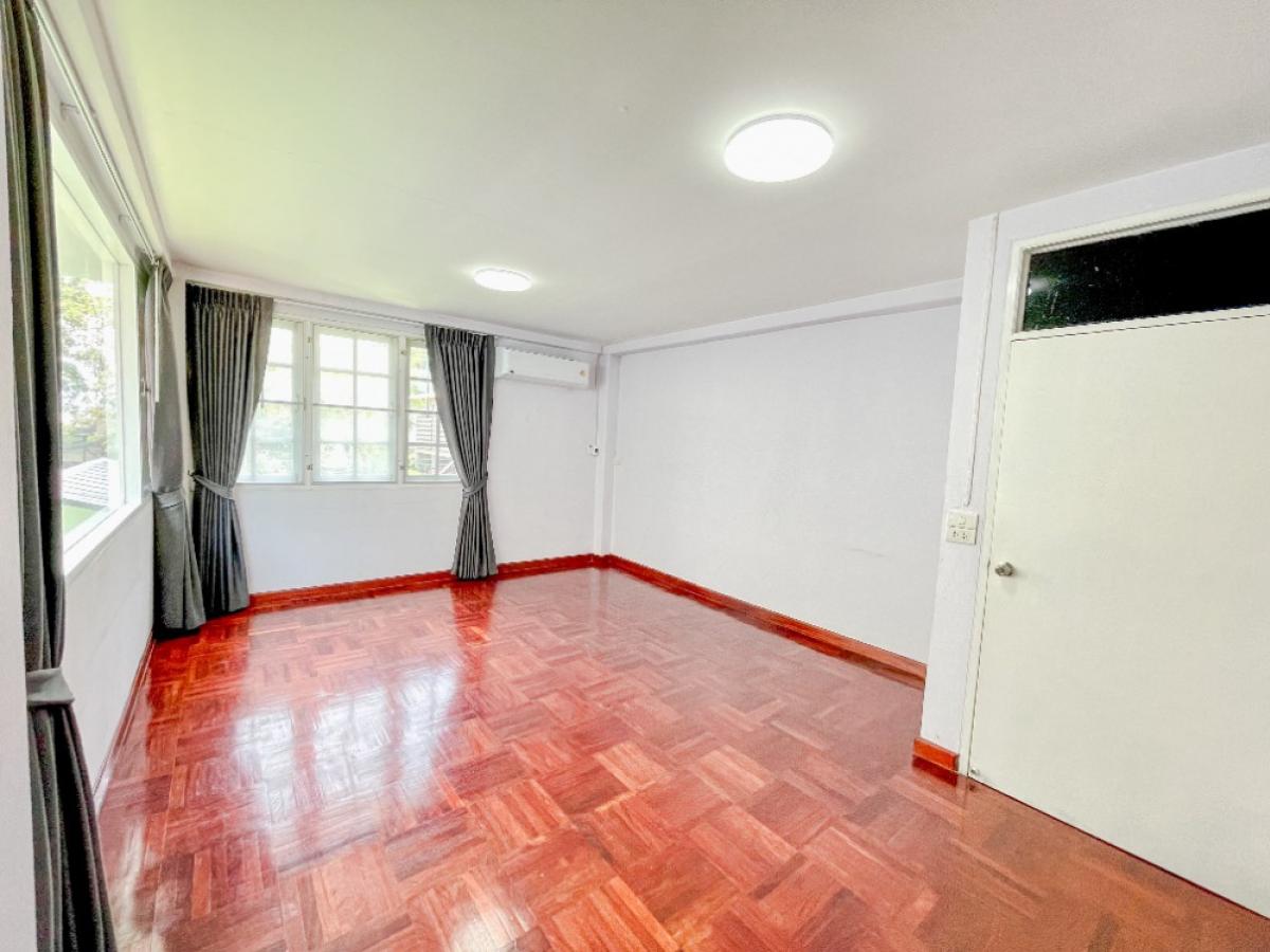 ให้เช่าโฮมออฟฟิศนวมินทร์ รามอินทรา : ให้เช่า โฮมออฟฟิศรามอินทรา, ใกล้รถไฟฟ้า BTS สายสีชมพู 100 เมตร, ที่จอดรถ 7 คัน, จดทะเบียนบริษัทได้, เช่าทำธุรกิจเชิงพาณิชย์ได้