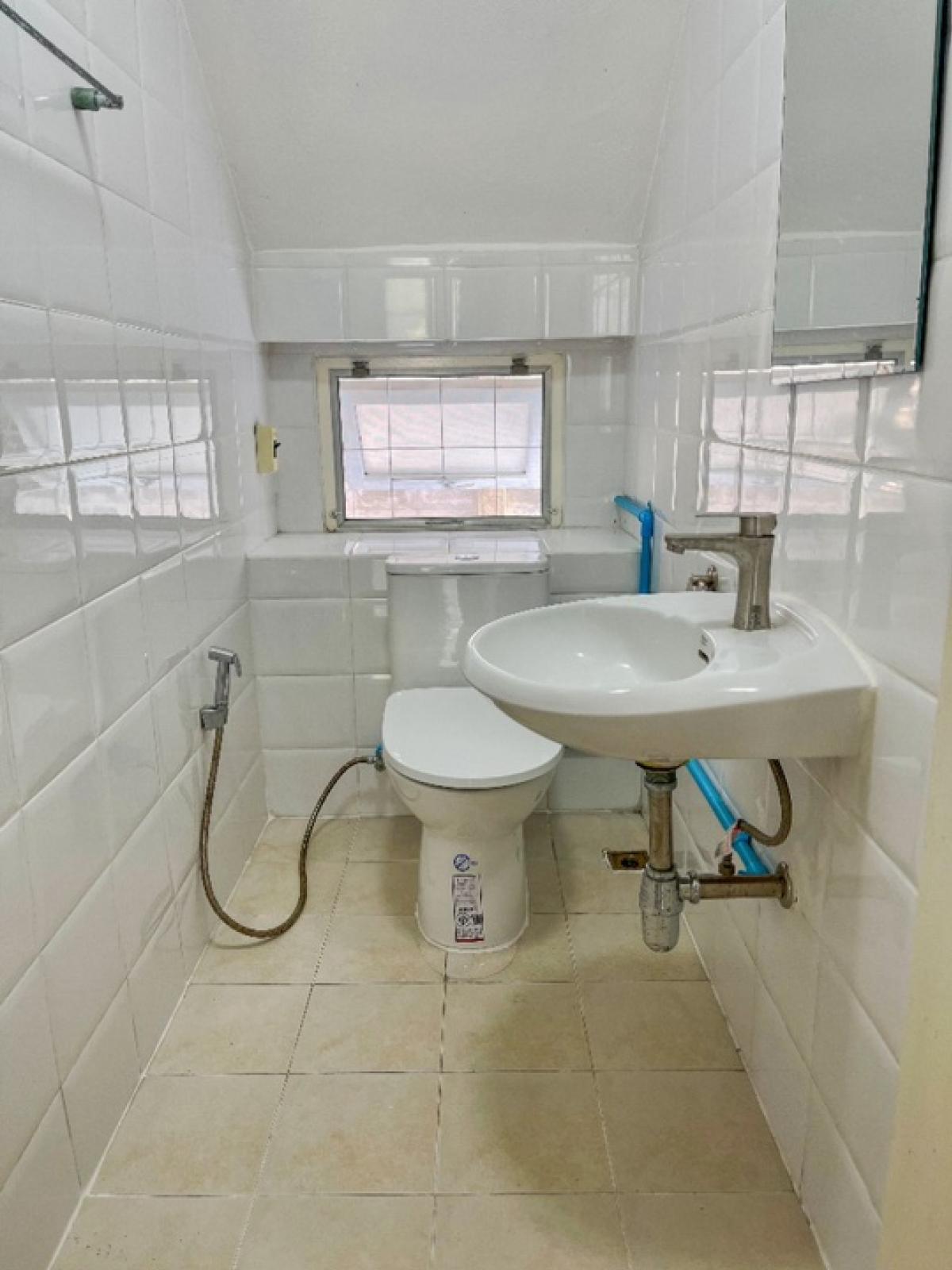 ให้เช่าโฮมออฟฟิศนวมินทร์ รามอินทรา : ให้เช่า โฮมออฟฟิศรามอินทรา, ใกล้รถไฟฟ้า BTS สายสีชมพู 100 เมตร, ที่จอดรถ 7 คัน, จดทะเบียนบริษัทได้, เช่าทำธุรกิจเชิงพาณิชย์ได้