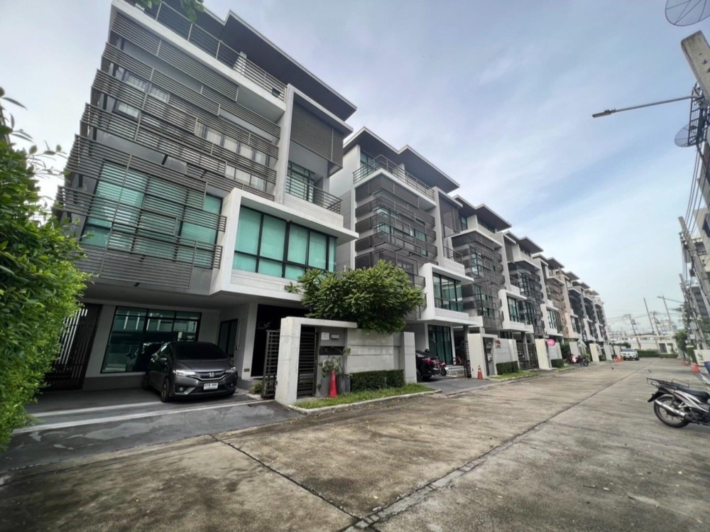 For RentHome OfficeRama9, Petchburi, RCA : Home Office for rent, 4 floors, Nirvana Ramkhamhaeng, Rama 9, near Home Pro Rama 9, partially decorated.