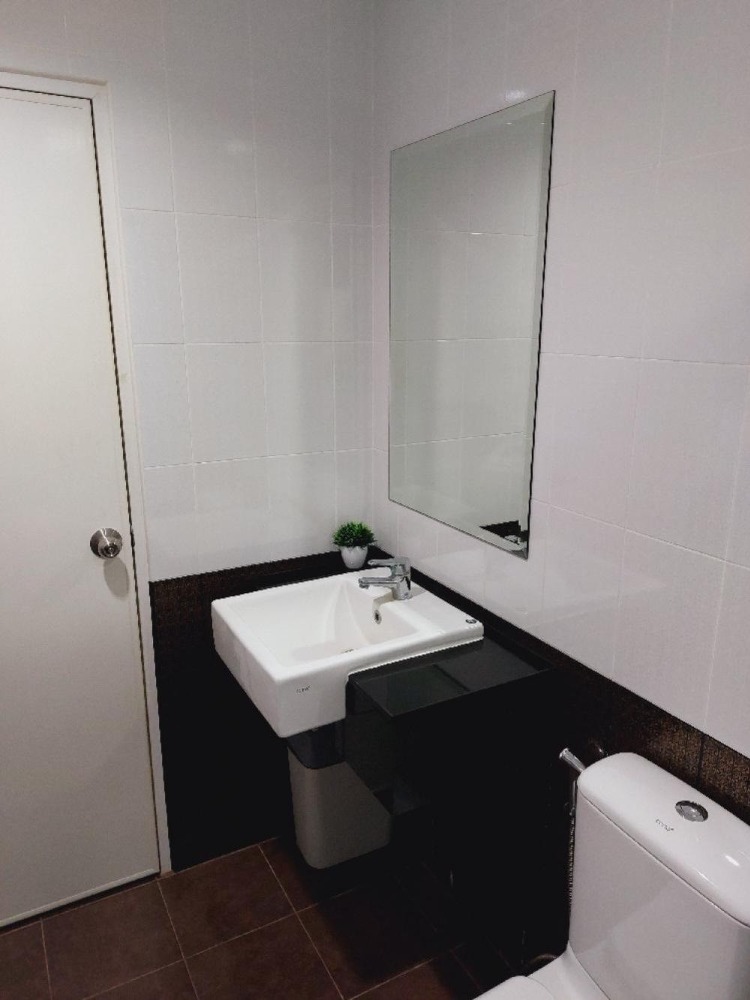 For SaleCondoPattanakan, Srinakarin : S-ASK114 Condo for sale Asakarn Place Srinakarin, 8th Floor Metro view 26.3 sq.m. 1 bedroom 1 bathroom 2.1 million 095-392-5645