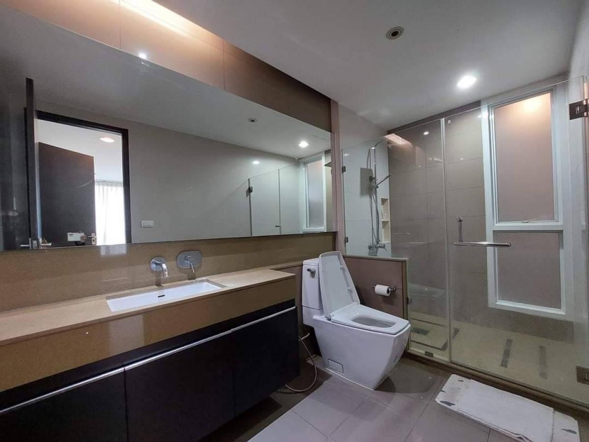 For SaleCondoRatchathewi,Phayathai : Selling The Address Pathumwan 2 bedrooms, good deals, outstanding locations, convenient to travel in many directions. With full furniture Go in immediately