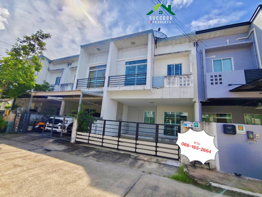 ขายบ้านศรีราชา แหลมฉบัง บ้านบึง : ขายทาวน์โฮม รีโนเวทใหม่ เดอะทรี ศรีราชา บ้านพร้อมอยู่ เนื้อที่ 24 ตร.ว. 3 ห้องนอน 3 ห้องน้ำ พื้นที่ใช้สอยเยอะ ทำเลดีเดินทางสะดวก ใกล้มอเตอร์เวย์ ใกล้นิคมอุตสาหกรรมปิ่นทอง