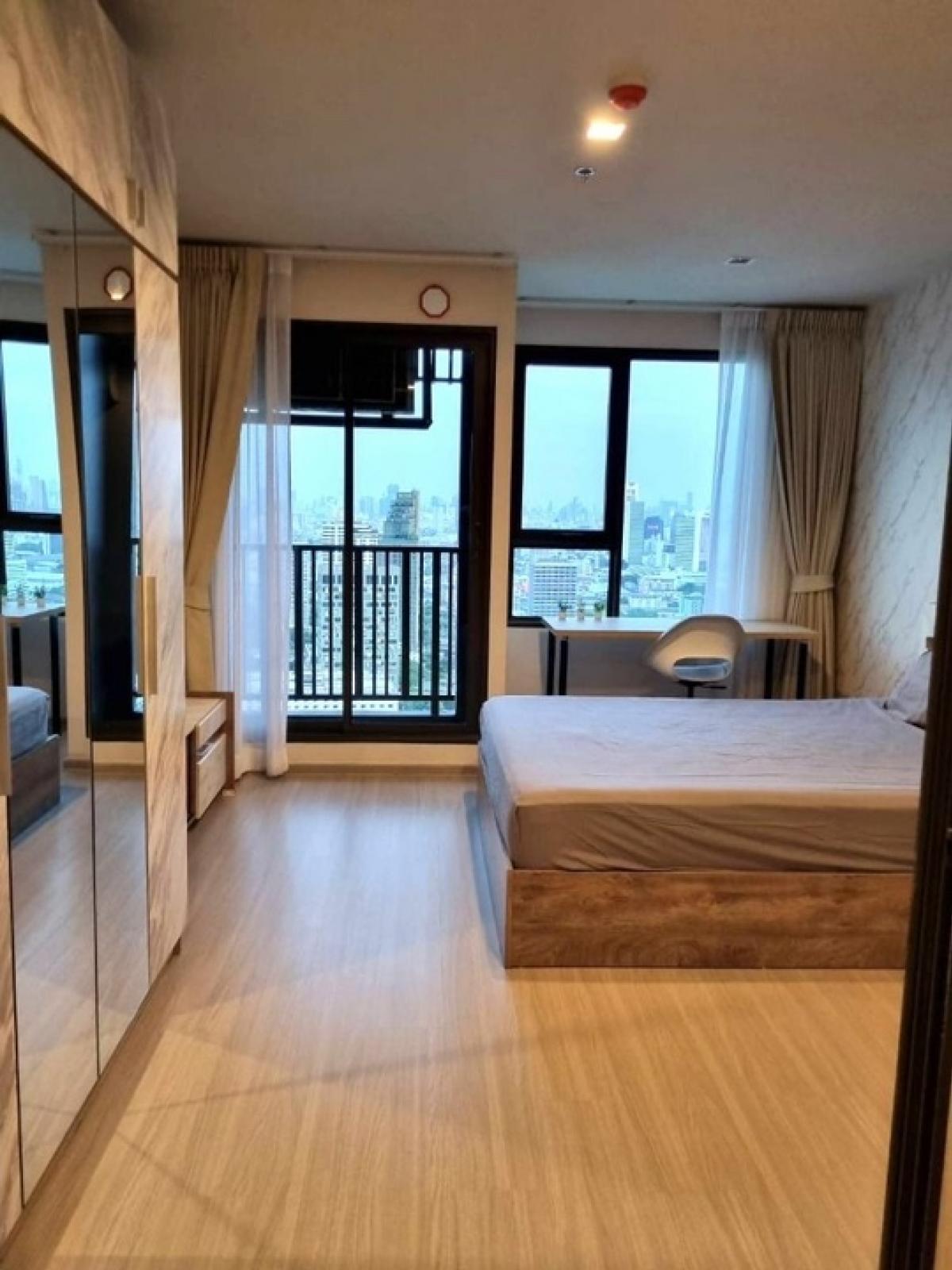 ให้เช่าคอนโดลาดพร้าว เซ็นทรัลลาดพร้าว : Special price 14,999/ month can negotiate for rent Life Ladprao studio