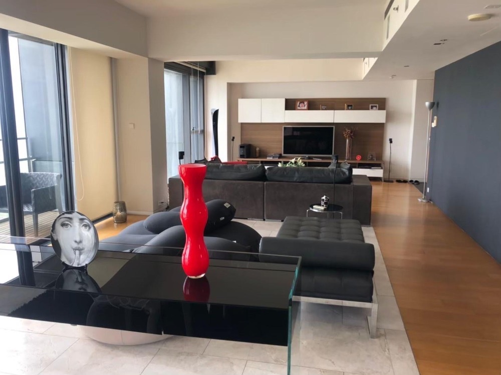 For RentCondoSathorn, Narathiwat : For rent✨The Met Sathorn✨ 4 bedrooms, 5 bathrooms, furniture, complete appliances, near BTS Chong Nonsi and MRT Lumpini.