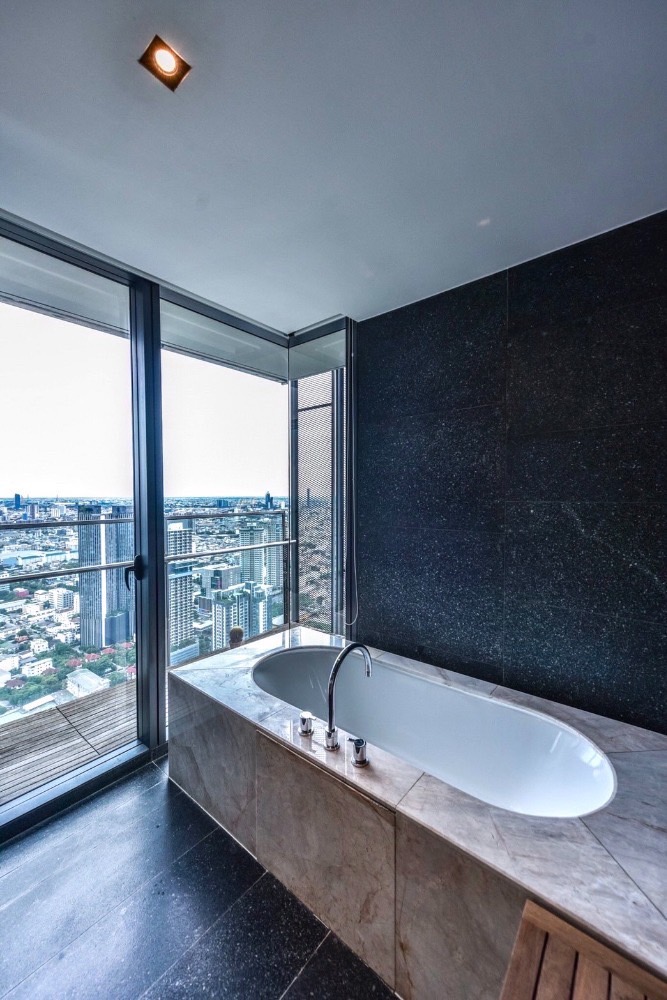 For RentCondoSathorn, Narathiwat : For rent✨The Met Sathorn✨ 4 bedrooms, 5 bathrooms, furniture, complete appliances, near BTS Chong Nonsi and MRT Lumpini.