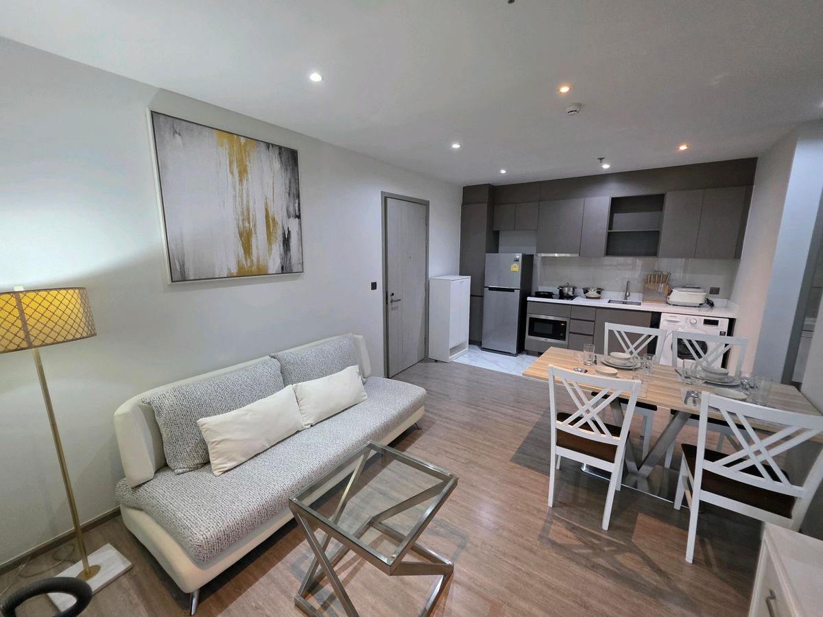 ให้เช่าคอนโดสุขุมวิท อโศก ทองหล่อ : 2 bedrooms at Rhythm Ekkamai for Rent