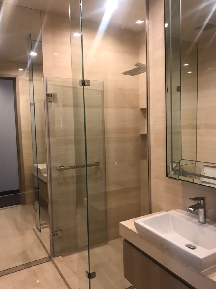 For SaleCondoSukhumvit, Asoke, Thonglor : Condo for sale The XXXIX (The Thirty-Nine) 2 bedrooms, corner room (S15-21958S)