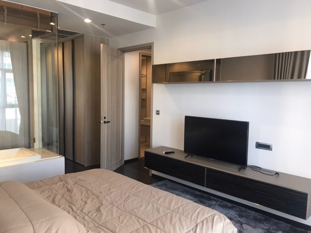 For SaleCondoSukhumvit, Asoke, Thonglor : Condo for sale The XXXIX (The Thirty-Nine) 2 bedrooms, corner room (S15-21958S)