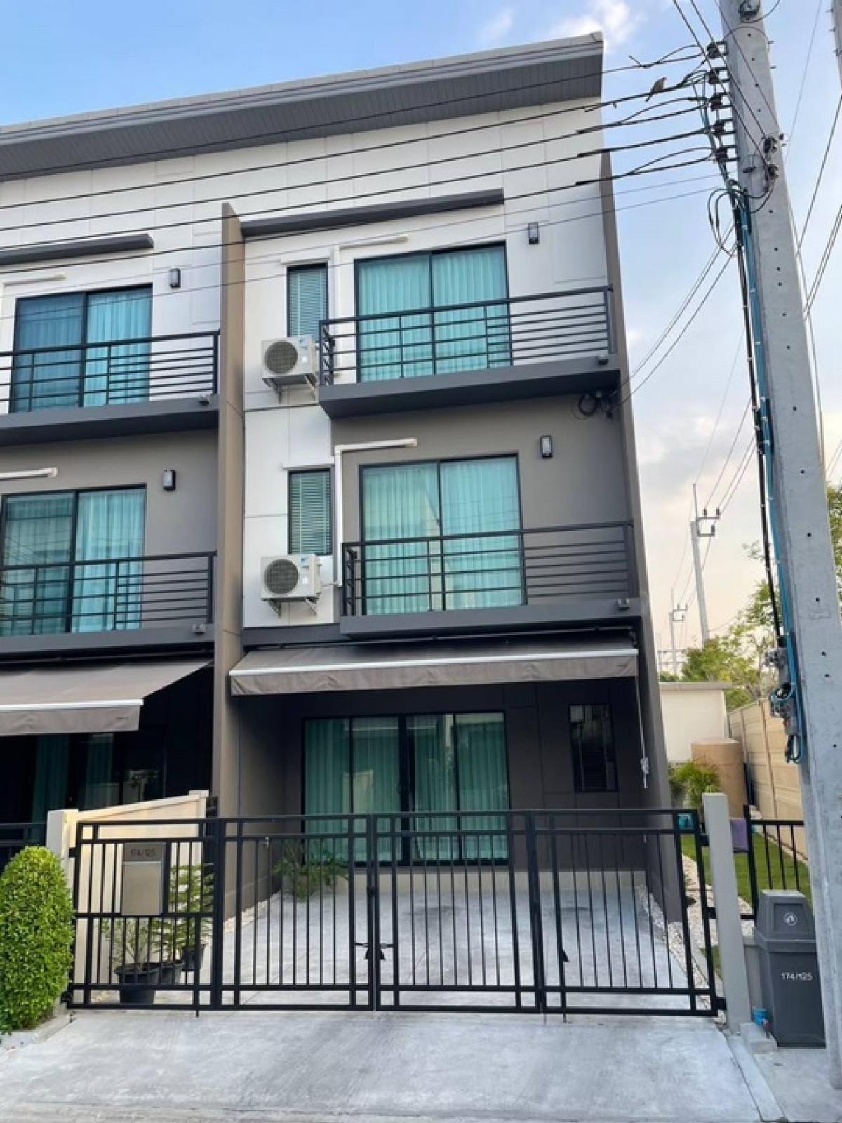 For SaleTownhome : ขายด่วน🏠 ขายบ้านกลางเมืองศรีนครินทร์-อ่อนนุช บ้านสวยแต่งครบ