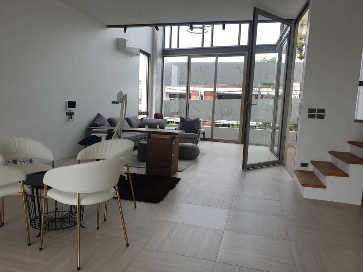 ให้เช่าทาวน์โฮมลาดพร้าว เซ็นทรัลลาดพร้าว : 🔥 ทาวน์โฮมพร้อมลิฟต์ส่วนตัว รัชดา–ลาดพร้าว | ใกล้ BTS ภาวนา | เหมาะทำโฮมออฟฟิศ 