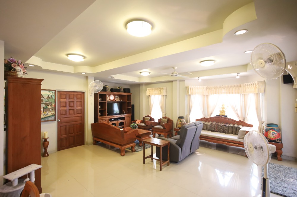 ขายบ้านเชียงราย : ขายบ้านเดี่ยว 2 ชั้น 4 ห้องนอน 4 ห้องน้ำ เนื้อที่ 144 ตารางวา