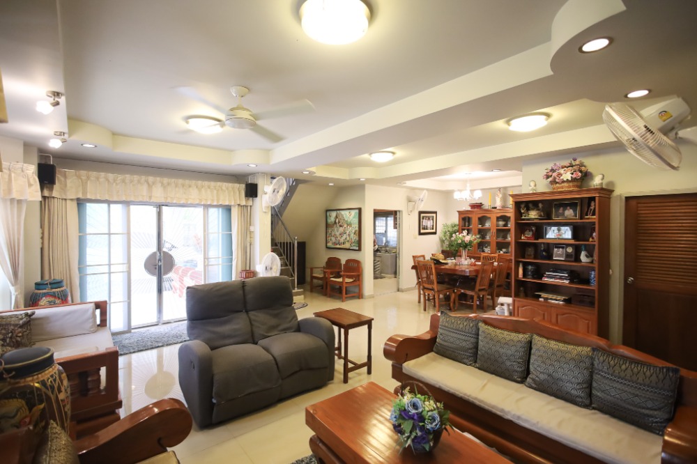 ขายบ้านเชียงราย : ขายบ้านเดี่ยว 2 ชั้น 4 ห้องนอน 4 ห้องน้ำ เนื้อที่ 144 ตารางวา