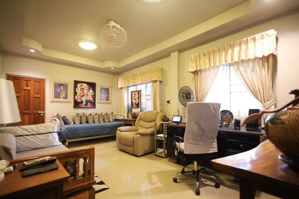 ขายบ้านเชียงราย : ขายบ้านเดี่ยว 2 ชั้น 4 ห้องนอน 4 ห้องน้ำ เนื้อที่ 144 ตารางวา