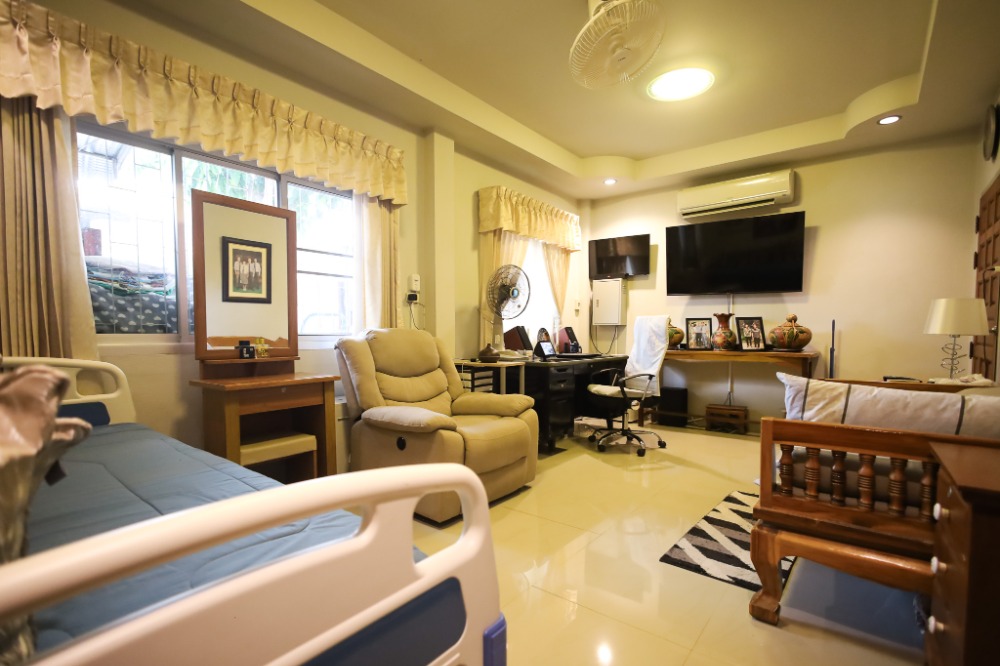 ขายบ้านเชียงราย : ขายบ้านเดี่ยว 2 ชั้น 4 ห้องนอน 4 ห้องน้ำ เนื้อที่ 144 ตารางวา