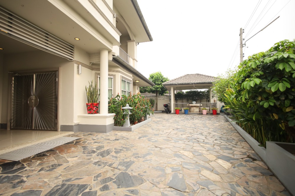 ขายบ้านเชียงราย : ขายบ้านเดี่ยว 2 ชั้น 4 ห้องนอน 4 ห้องน้ำ เนื้อที่ 144 ตารางวา