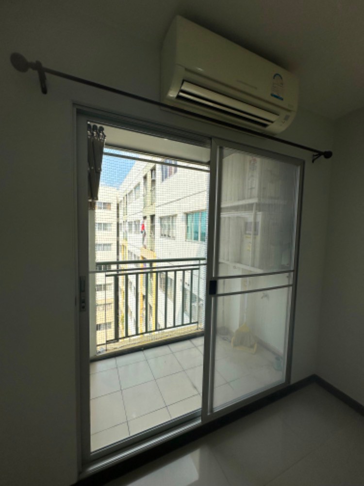 ขายคอนโดเสรีไทย-นิด้า : S-LPND114 ขาย คอนโด ลุมพินี คอนโดทาวน์ นิด้า-เสรีไทย2 ชั้น7 วิวตึก 26.16ตร.ม. 1นอน 1น้ำ 1.4 ล้าน 064-959-8900