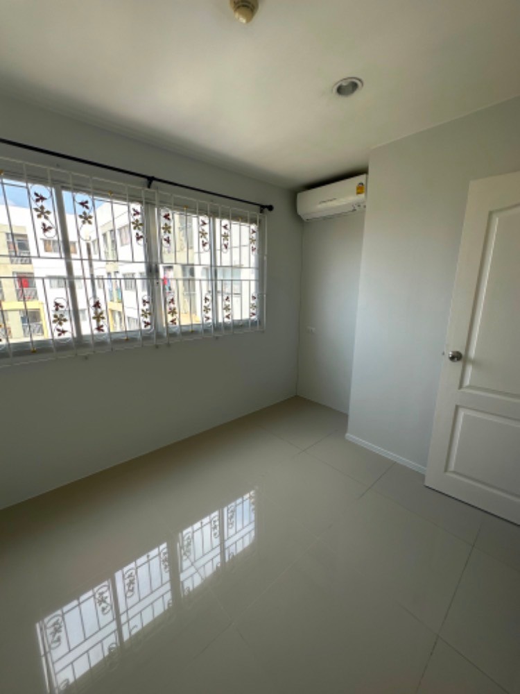 ขายคอนโดเสรีไทย-นิด้า : S-LPND114 ขาย คอนโด ลุมพินี คอนโดทาวน์ นิด้า-เสรีไทย2 ชั้น7 วิวตึก 26.16ตร.ม. 1นอน 1น้ำ 1.4 ล้าน 064-959-8900