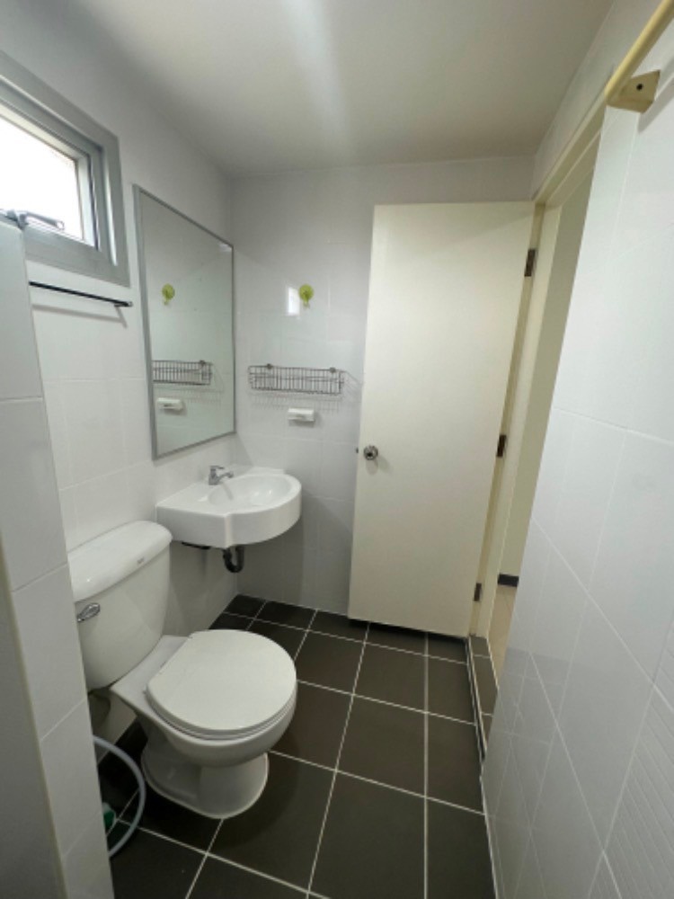 ขายคอนโดเสรีไทย-นิด้า : S-LPND114 ขาย คอนโด ลุมพินี คอนโดทาวน์ นิด้า-เสรีไทย2 ชั้น7 วิวตึก 26.16ตร.ม. 1นอน 1น้ำ 1.4 ล้าน 064-959-8900