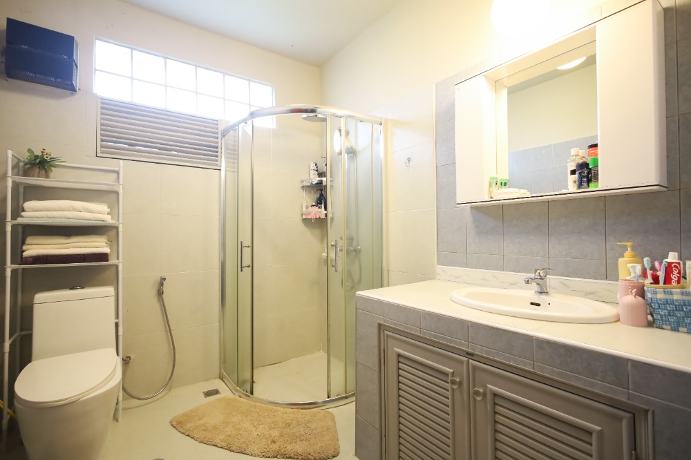 ขายบ้านเชียงราย : ขายบ้านเดี่ยว 2 ชั้น 4 ห้องนอน 4 ห้องน้ำ เนื้อที่ 144 ตารางวา