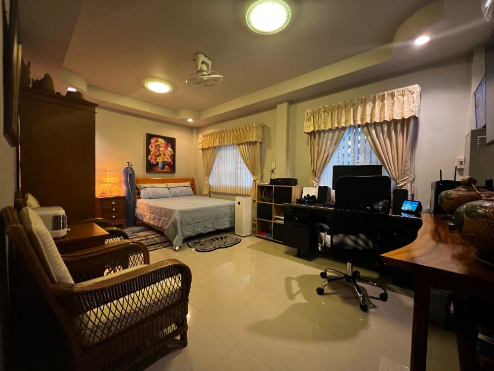 ขายบ้านเชียงราย : ขายบ้านเดี่ยว 2 ชั้น 4 ห้องนอน 4 ห้องน้ำ เนื้อที่ 144 ตารางวา