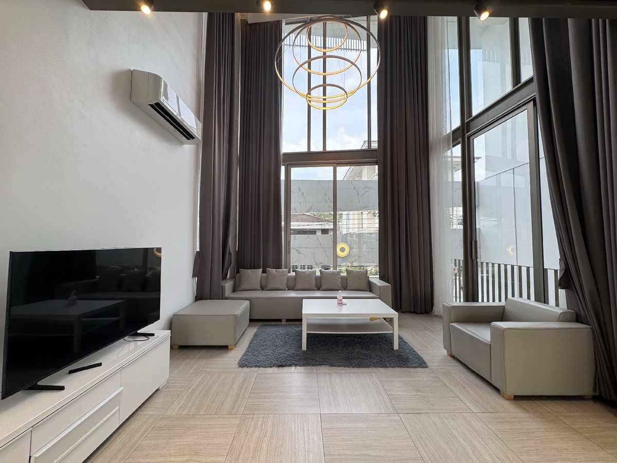 ขายทาวน์โฮมลาดพร้าว เซ็นทรัลลาดพร้าว : 🔥 ทาวน์โฮมพร้อมลิฟต์ส่วนตัว รัชดา–ลาดพร้าว | ใกล้ BTS ภาวนา | เหมาะทำโฮมออฟฟิศ 